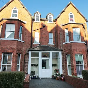 https://carisbrooke-house-apartment-6.yorkshirehotels.net